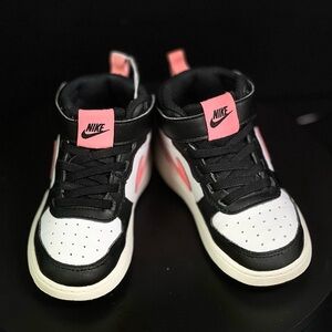 Nike Court Borough Mid 2 Size 9C